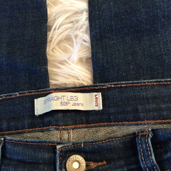 Lev’s Women’s 505 Straight Leg Jeans - Picture 9 of 9